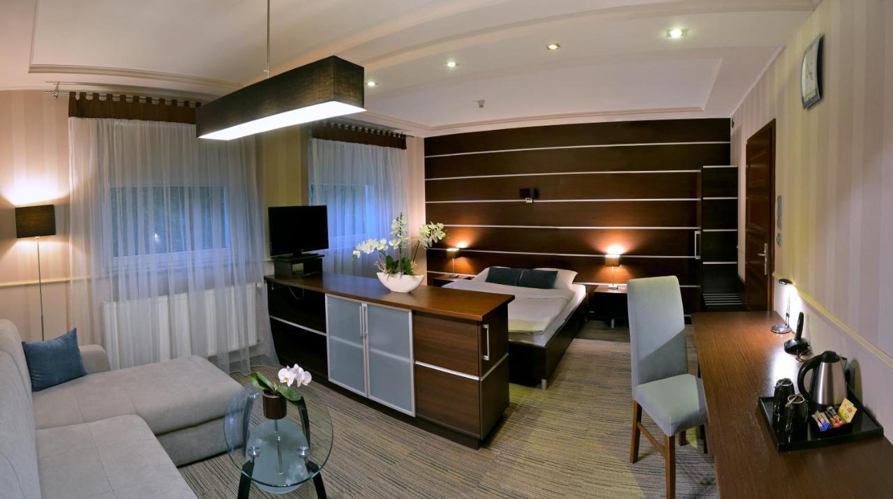 Hotel Polski Mielec Kültér fotó