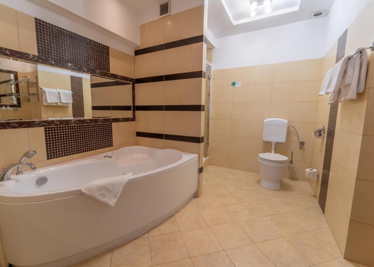 Hotel Polski Mielec Kültér fotó
